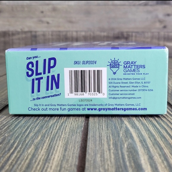 Slip It In Card Game - Purple - Picture 3 of 6